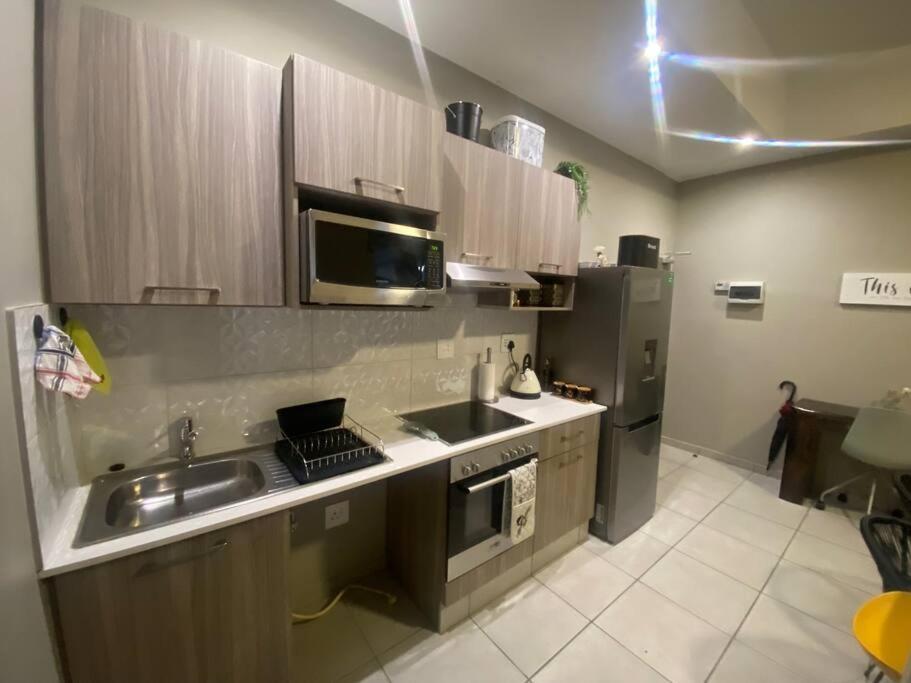 Stylish Dante's 1-bedroom Free Wifi & Cinema Apartment *